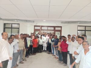 विस्थापितांना पाच फुटांच्या जागेबाबत निर्णयाच्या सूचना;पालकमंत्री विखे पाटलांच्या अभिनंदनाचा ठराव;श्रीरामपूर दुकानदार पुनर्वसन समितीची बैठक