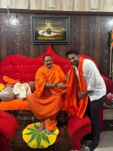 शिर्डीमध्ये होणार शिवपुराण कथा महोत्सव;मा.खा.डॉ.सुजय विखे पाटील यांनी कुबेरेश्वर धाम येथे घेतली प्रदीप मिश्रा महाराजांची भेट
