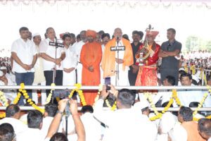 धार्मिक कार्यक्रमासाठी आलोय,त्याबद्दलच विचारा-कृषिमंत्री कोकाटे;पत्रकारांनी गराडा घातल्यावर कृषीमंत्री कोकाटेंचा सावध पवित्रा