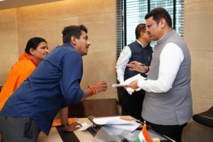 ॲट्रॉसिटी गुन्ह्याबाबतच्या संपूर्ण घटनाक्रमाची चौकशी करा;दिपाली व प्रतिक चित्ते यांची मुख्यमंत्री फडणवीस यांच्याकडे मागणी