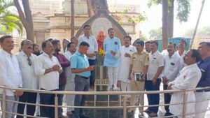 आ.ओगलेंनी बालिशपणा बंद करावा;अन्यथा डॉ. आंबेडकर पुतळ्याजवळही येऊ देणार नाही;आंबेडकरी चळवळीच्या कार्यकर्त्यांचा इशारा
