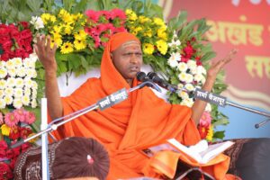 साधू संताच्या संगतीने मानवी आयुष्याचे सोने-मंहत रामगिरी महाराज;शनि देवगाव सप्ताहात गोदावरी नदीतीरी लाखो भाविकांची मांदियाळी