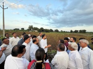 एकही शेतकरी मदतीपासून वंचित राहणार नाही याची काळजी घ्या-मा. खा.डॉ. विखे पाटील