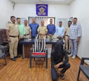 पाच तलवारीसह एकाला ठोकल्या बेड्या;श्रीरामपुर शहर पोलीसांची कामगिरी