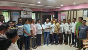 अतिक्रणकारवाईग्रस्त दुकानदारांचे तात्काळ पुनर्वसन करा;भाजपा कार्यकर्त्यांचे नायब तहसीलदारांना निवेदन