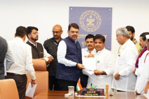 शेतकऱ्यांना सरसकट हेक्टरी ५० हजार भरपाई द्या;आ.ओगले यांनी घेतली मुख्यमंत्री फडणवीस यांची भेट