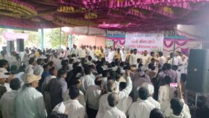 ‘अशोक’च्या सर्वसाधारण सभेत अभूतपूर्व गोंधळ; मा.आ.मुरकुटे-ऍड.काळे व भोसले यांच्यात खडाजंगी;दोन्ही बाजूंचे कार्यकर्ते गेले अंगावर धावून