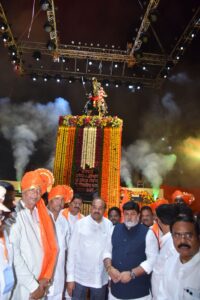 छत्रपती शिवाजी महाराजांच्या पुतळ्याचे थाटामाटात लोकार्पण;शिवप्रेमींनी अनुभवला डोळ्यांचे पारणे फेडणारा नेत्रदीपक सोहळा
