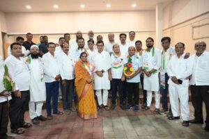 श्रीरामपूरात महायुतीला धक्का;नगरसेवकांसह राष्ट्रवादीच्या शहराध्यक्षांचा काँग्रेसमध्ये प्रवेश