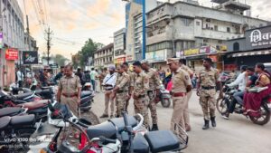 श्रीरामपूरमध्ये वाहनधारकांना पोलिसांचा दणका;विना नंबरप्लेट, मॉडिफाइड सायलेन्सरवाल्या 89वाहनांवर कारवाई