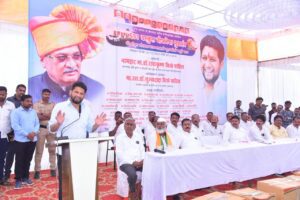 संगमनेरकडे स्वाभिमान गहाण ठेवणाऱ्यांनी स्वाभिमानाच्या गप्पा मारणे हास्यास्पद–मा.खा.डॉ.विखे यांचा खोचक टोला;हरेगाव येथे शेती महामंडळाच्या जागेवर घरकुल योजनेच्या शुभारंभ