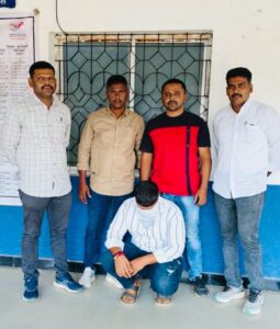 खुनाच्या प्रयत्नाच्या गुन्ह्यातील फरार आरोपीला बेड्या,अपर अधीक्षक कार्यालयाची कारवाई