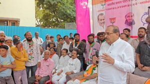 पालकमंत्री राधाकृष्ण विखे पाटील ‘ऍक्शन मोड’मध्ये;श्रीरामपूरात नागरिकांच्या समस्यांवर थेट संवाद साधत तात्काळ तोडगा