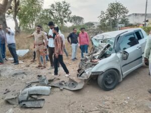 गणपतीच्या दर्शनाला जाताना काळाचा घाला;ट्रक व स्विफ्टचा भीषण अपघातात सहा जणांचा मृत्यू