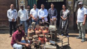 श्रीरामपुरात अवैध गॅस रिफिलिंग अड्ड्यावर ‘सर्जिकल स्ट्राईक’