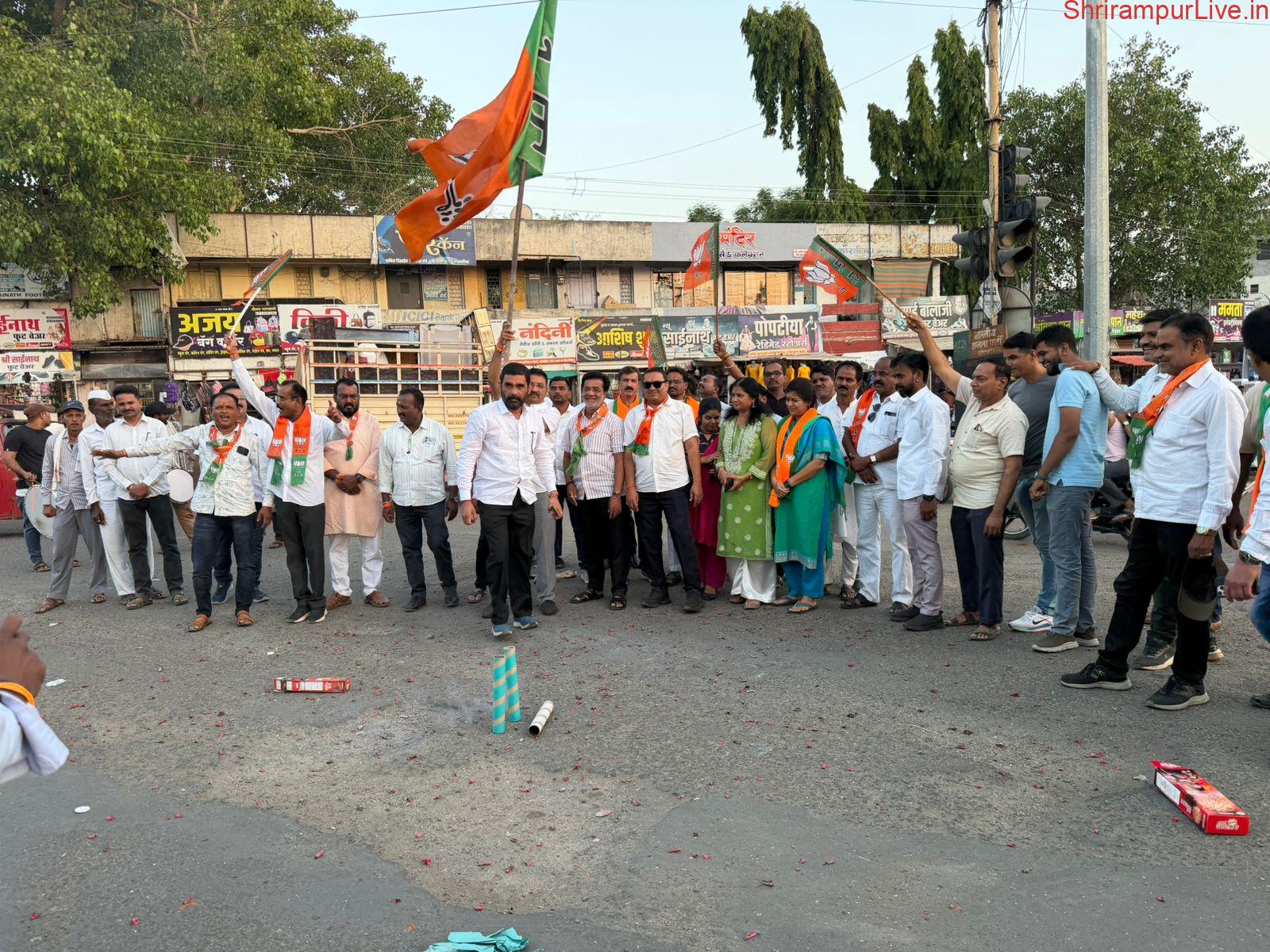 श्रीरामपूरात भाजपाच्या वतीने विजयाचा जल्लोष